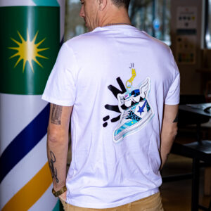 Tee shirt sneakers addict blanc