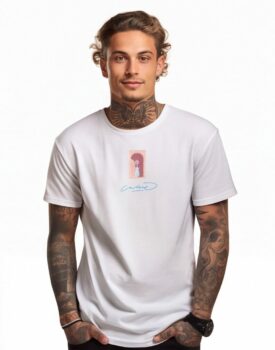 homme portant un tshirt design streetwear blanc